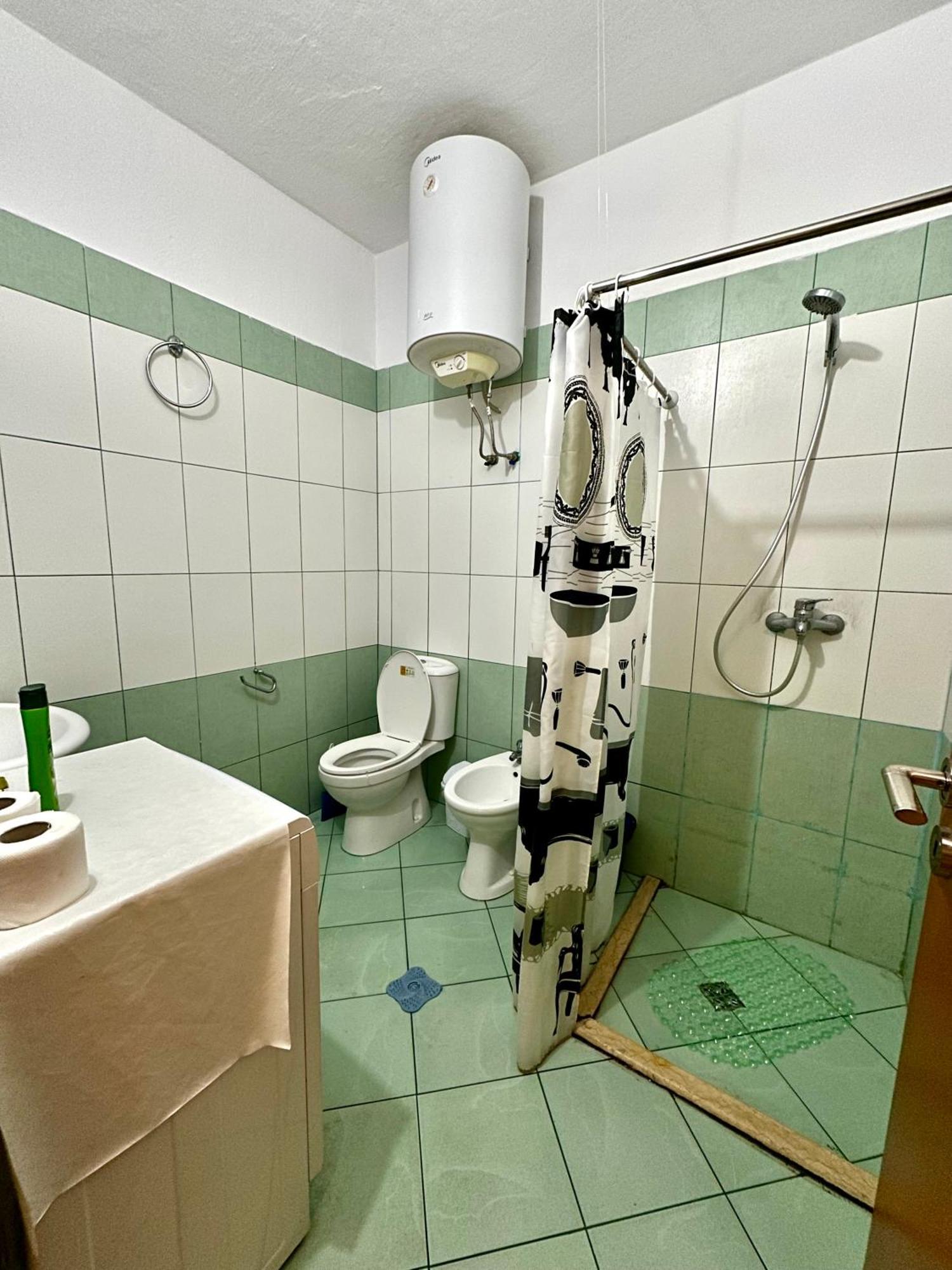 Apartment Ermest ,kavaje Rock Durrës