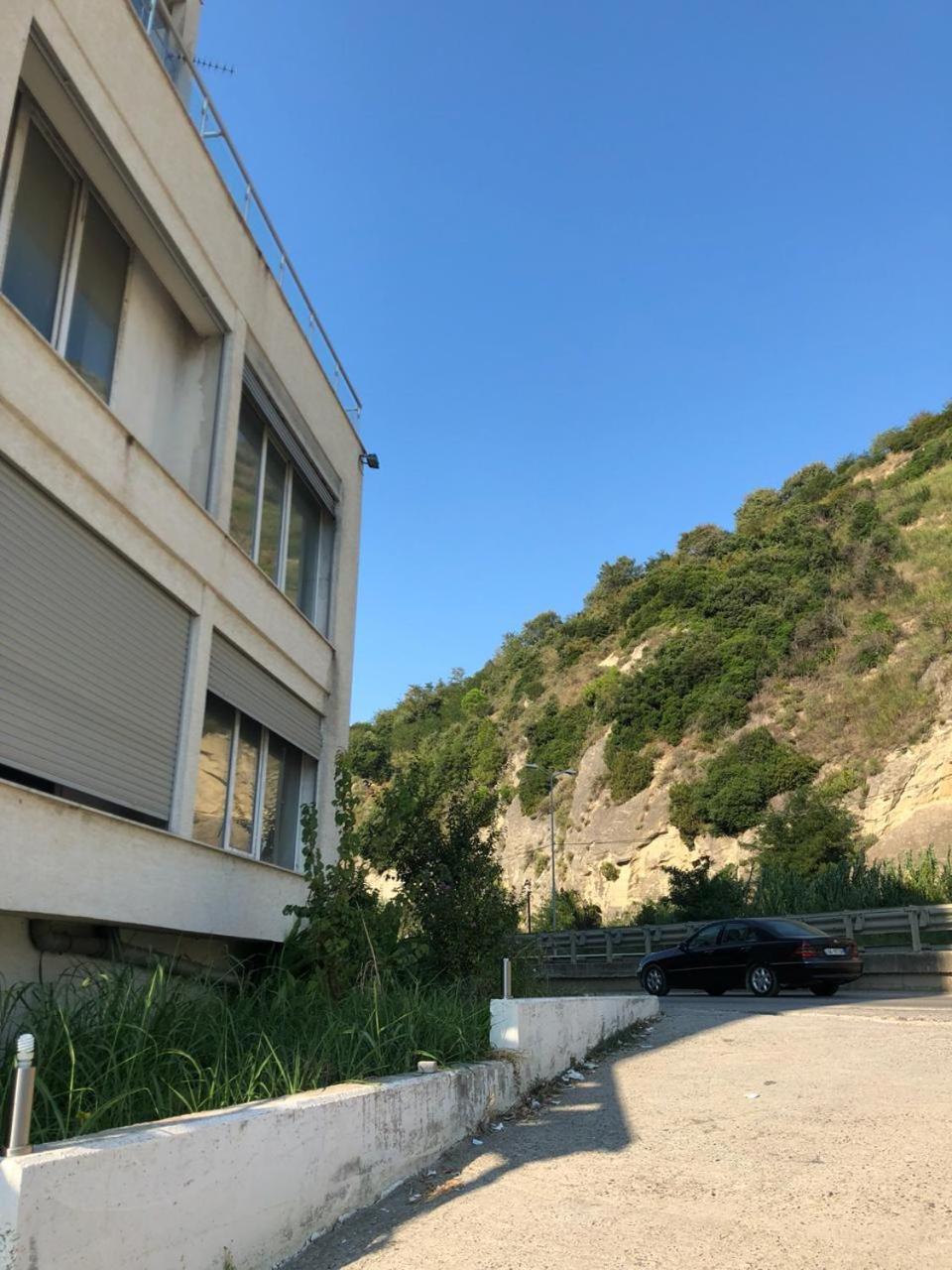 Ermest ,kavaje Rock Apartment Durrës